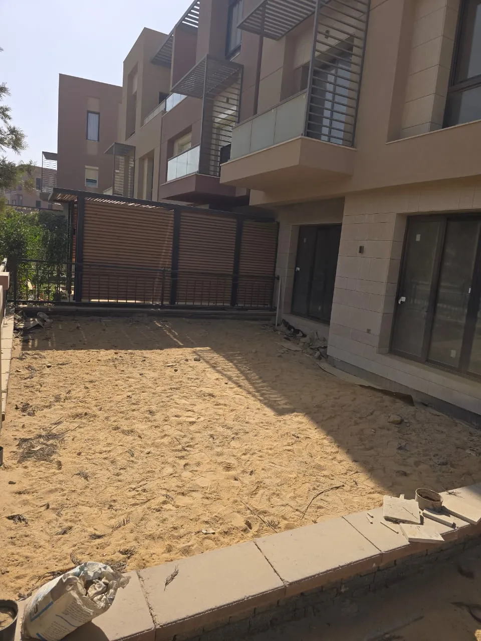 تاون هاوس للبيع في ديستريكت 5 - 258 م² - BE-R3448