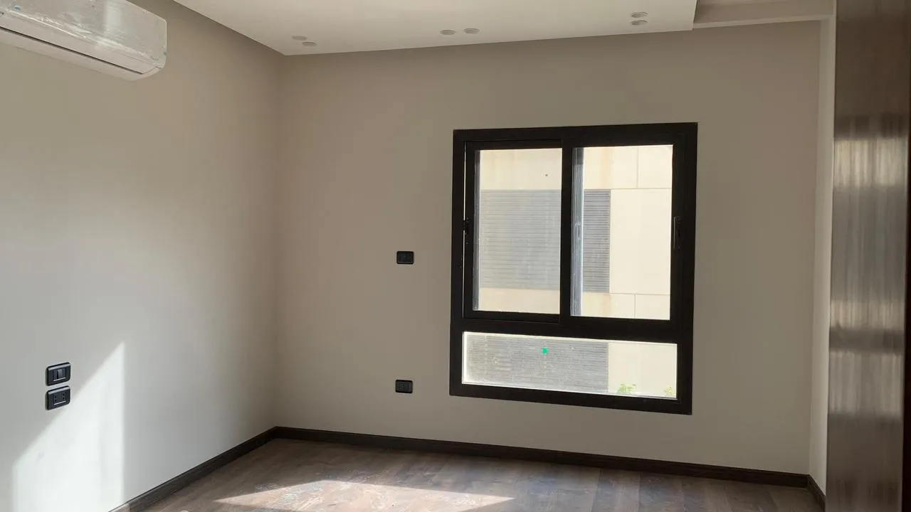 شقة للإيجار في ايست تاون القاهرة الجديدة - 210 م² - BE-N2147