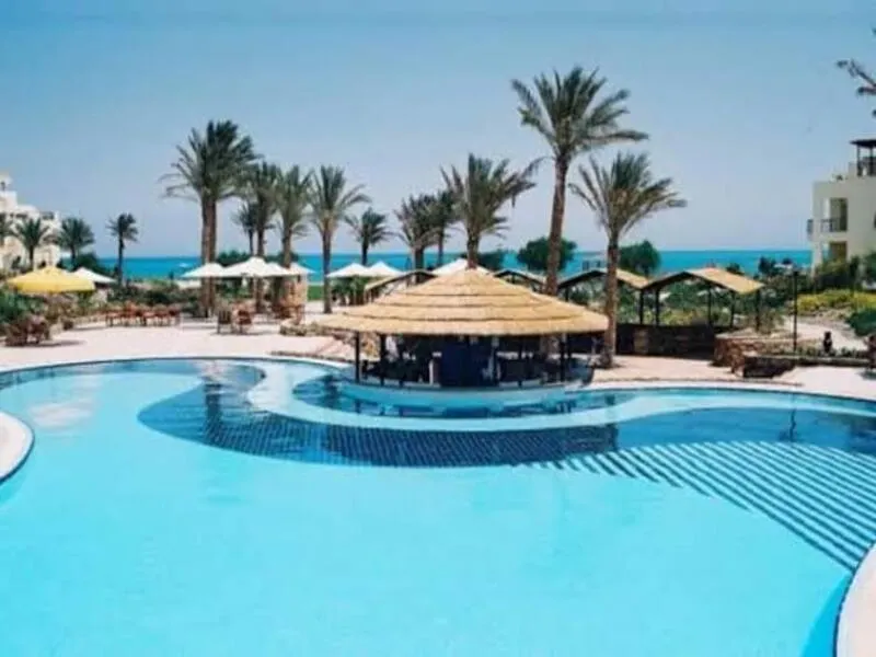 توين هاوس للبيع في عين باي - 370 م² - BE-R0728