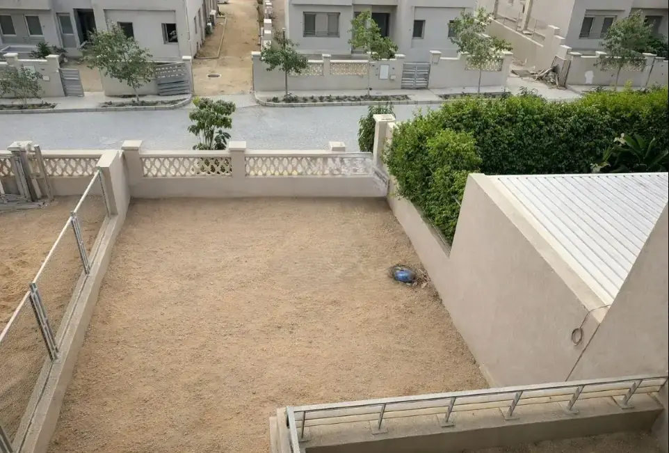 توين هاوس للإيجار في جولف فيوز - 480 م² - BE-N4459
