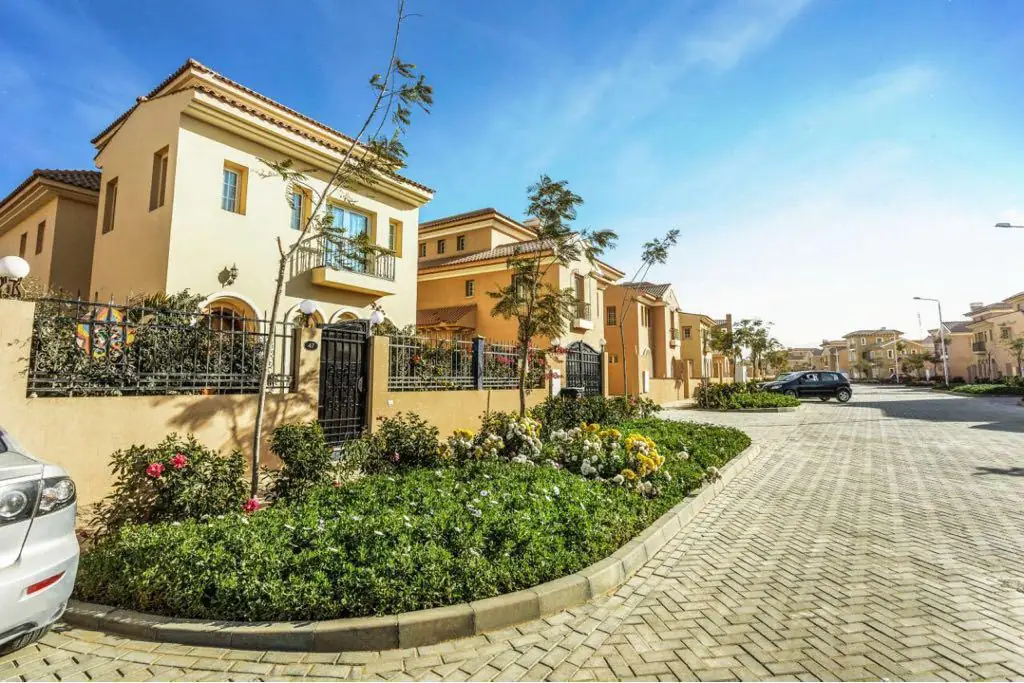 فيلا للبيع في هايد بارك القاهرة الجديدة - 300 م² - BE-R5538