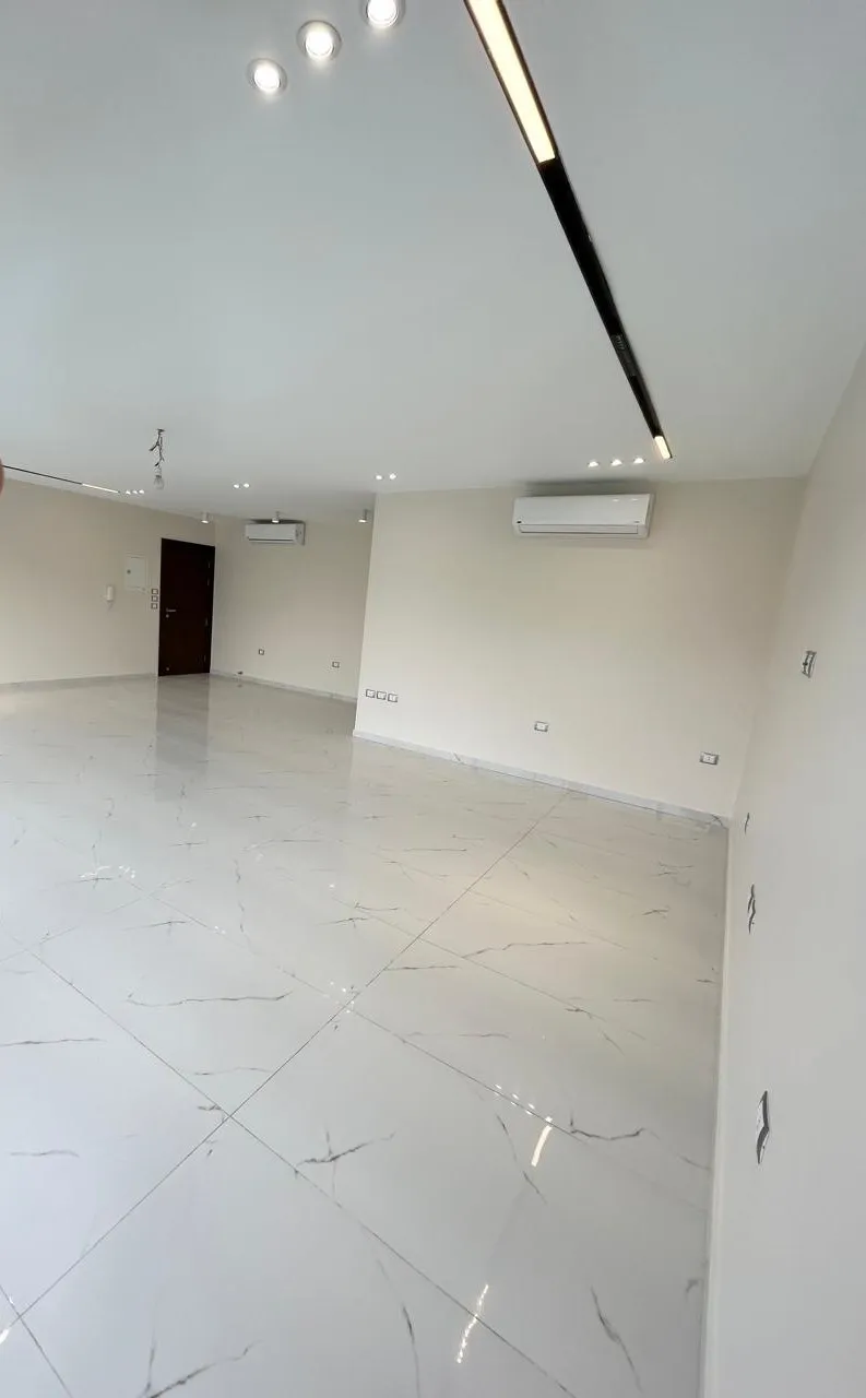 شقة للإيجار في ليك فيو ريزيدنس - 215 م² - BE-N3296