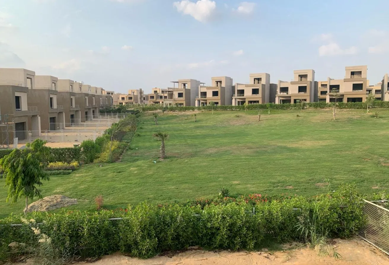 تاون هاوس للبيع في بالم هيلز جولف اكستنشن - 265 م² - BE-R4831